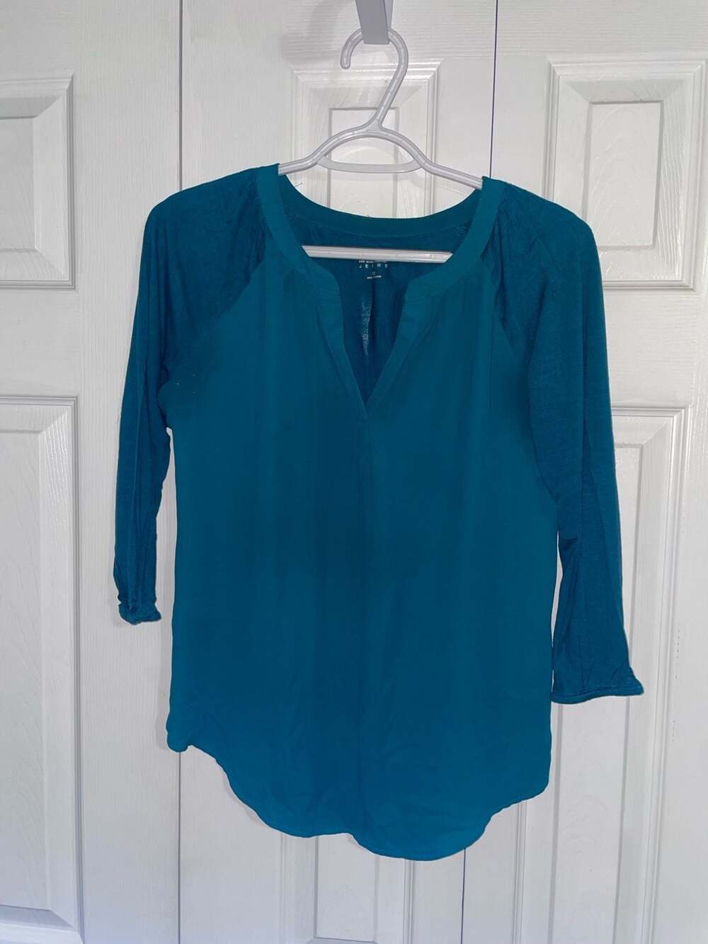 Soho New York & Company Jeans Teal Split V-Neck Blouse